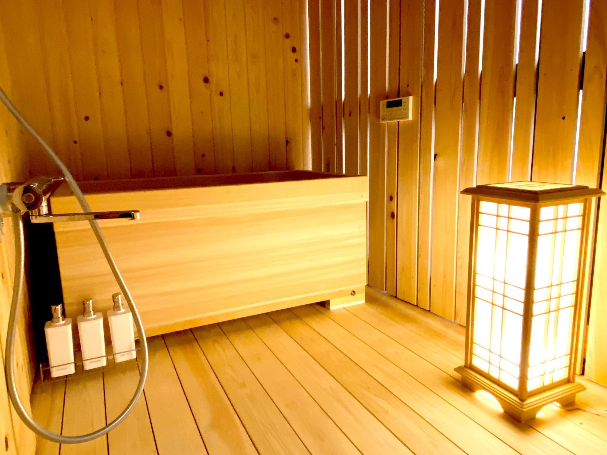 軟水を使用した檜風呂