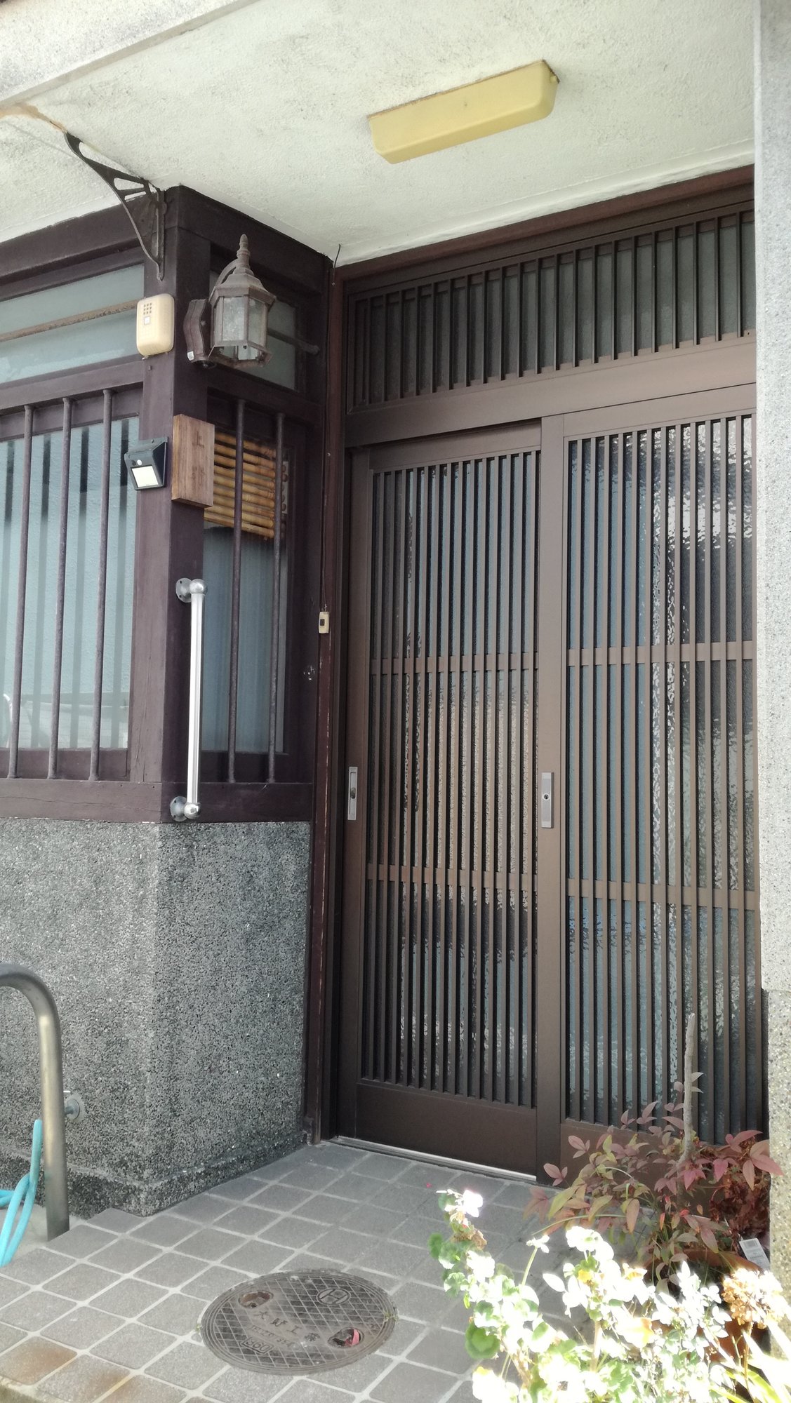 外観・玄関の格子戸