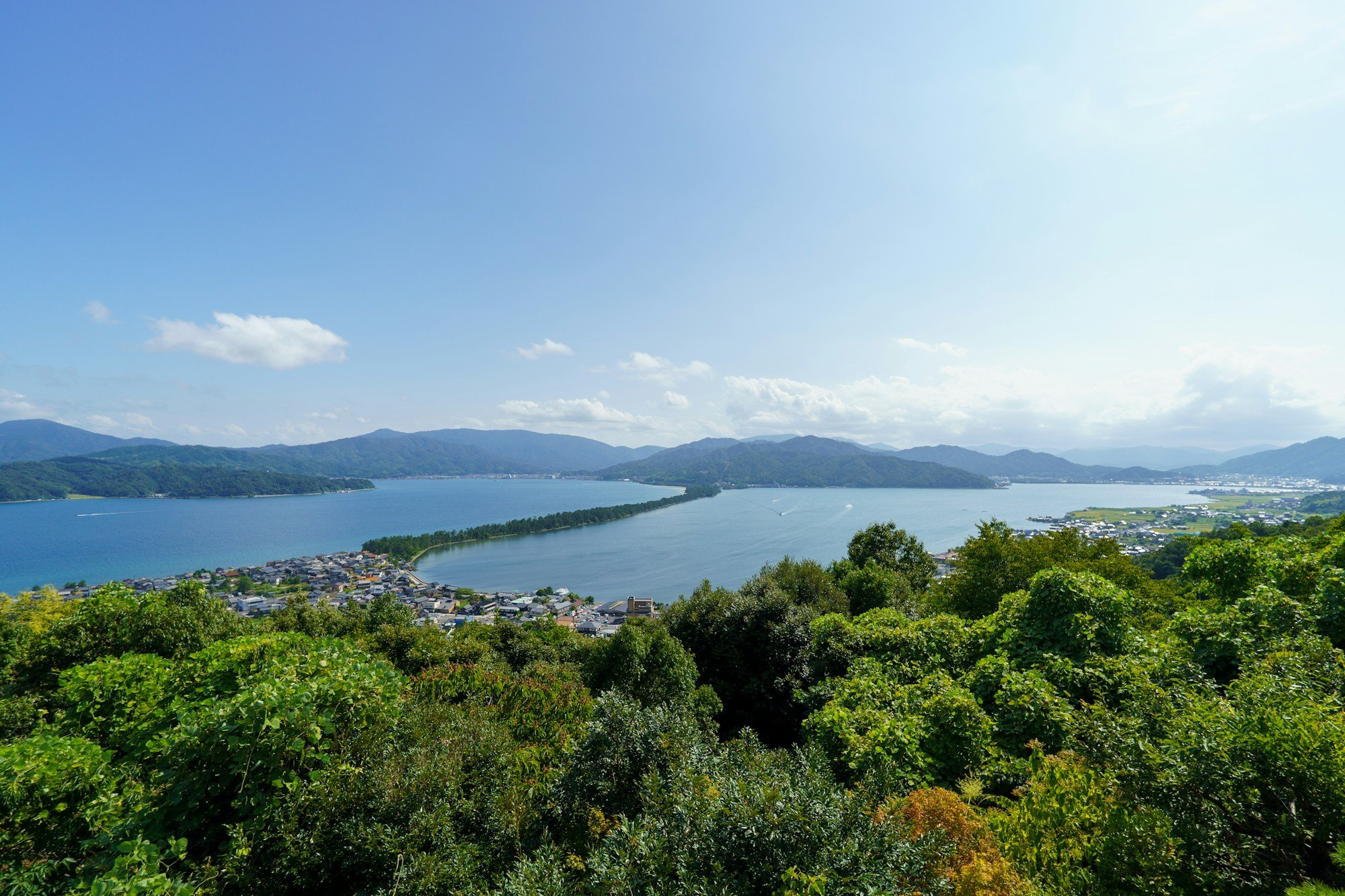丹後半島・天橋立を望む入り江の風景