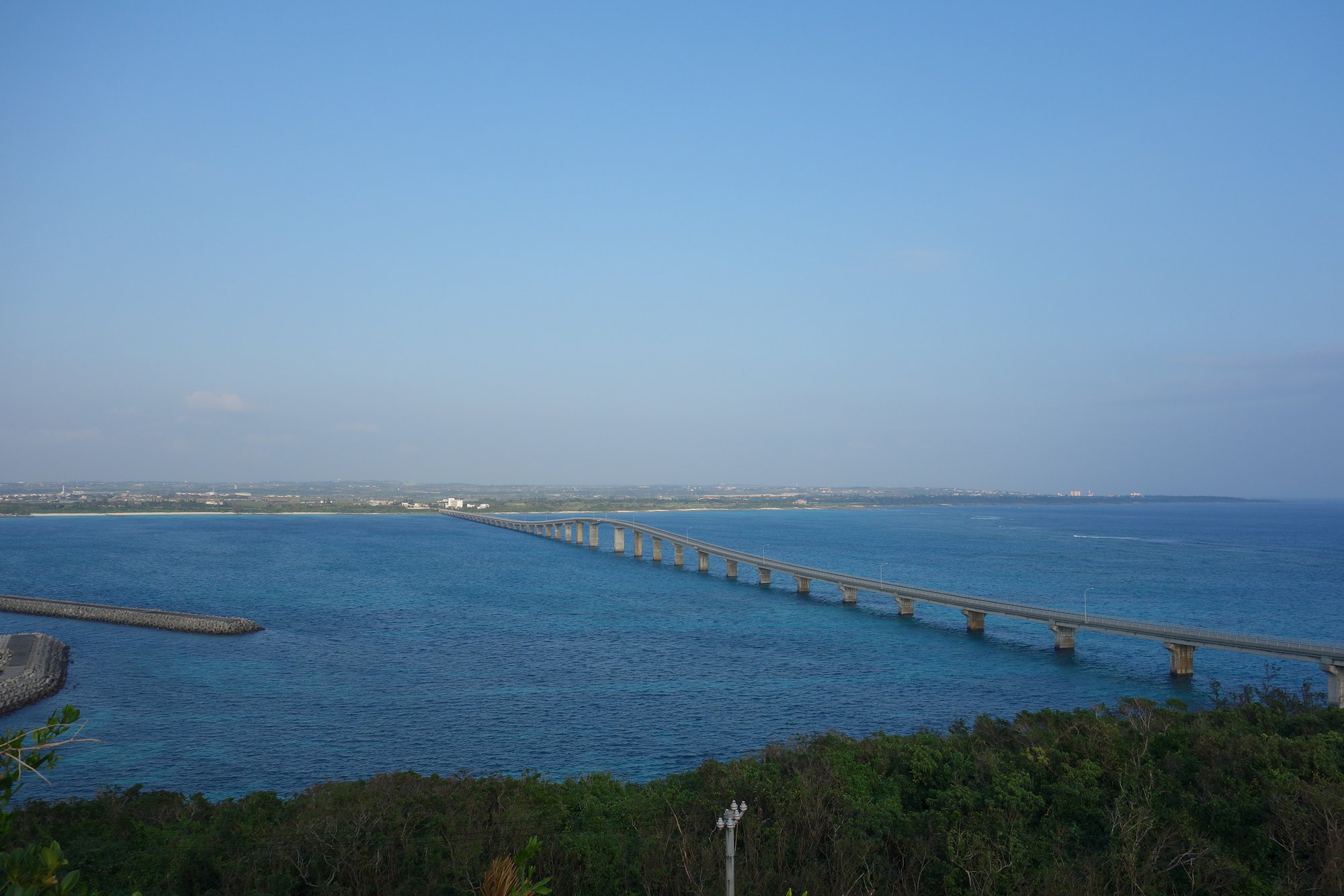 宮古島と離島を結ぶ橋のイメージ